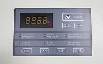 340L -86°C Ultra Low Temperature Freezer with Cascade System detail - Digital display for temperature. Control panel for setting. With alarm light button, clearly to show and easy for attention.