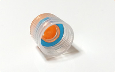 External Rotating Cryotubes detail - Silicone gasket in the cap to avoid leakage of ultra low temperature liquid